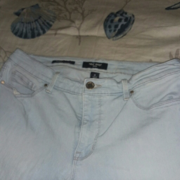 Super Light-Washed Jeans - Picture 1 of 2